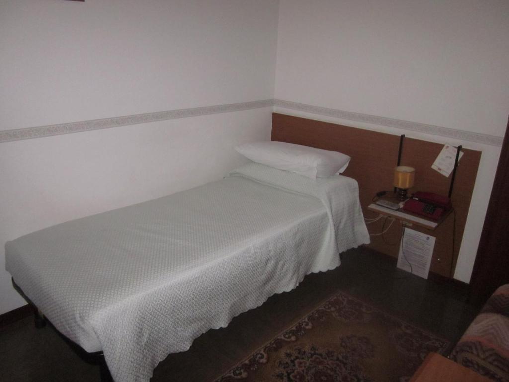 Albergo Leon Bianco Moggio Udinese Rum bild